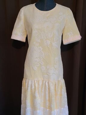 Vintage, 80s-does 20s, Elegant Floral Lace Drop-Waist Dress in Pale Yellow